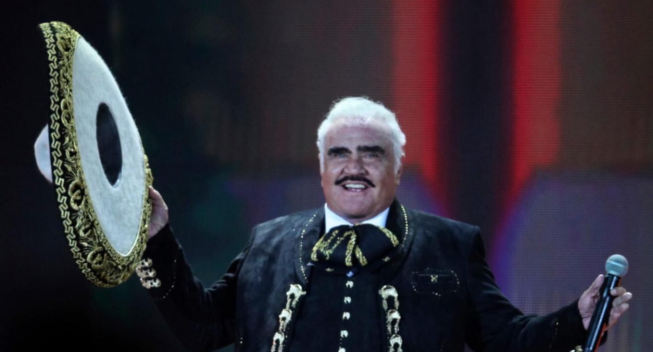 Celebridades y fans despiden a Vicente Fernández en la arena VFG