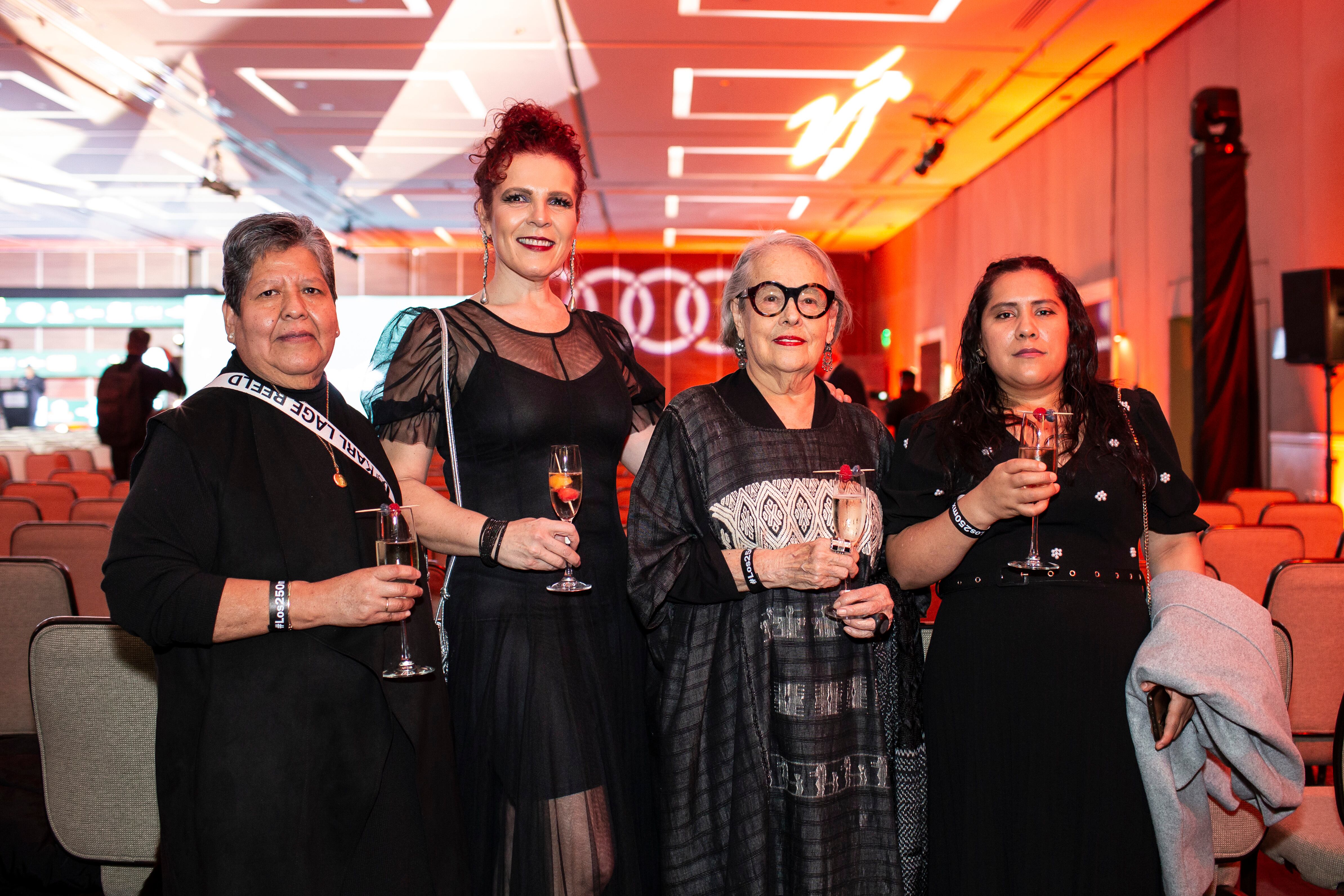 Sandra Olvera, María Teresa y Titita Degollado con María Antonia Hernández. (Foto: Esteban Torreblanca)
