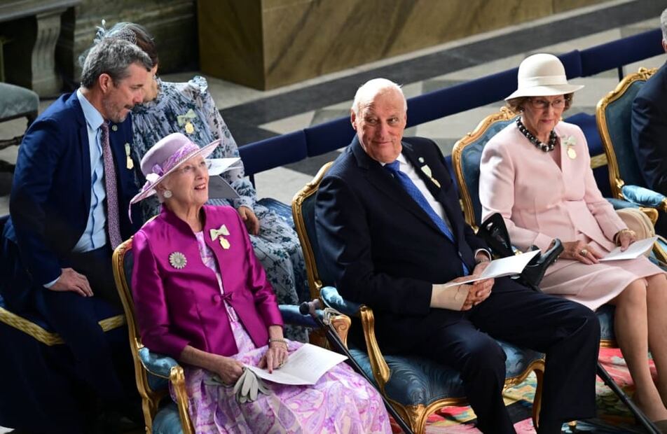La reina Margarita de Holanda, el rey Harald de Noruega y su esposa, la reina Sonia / AP