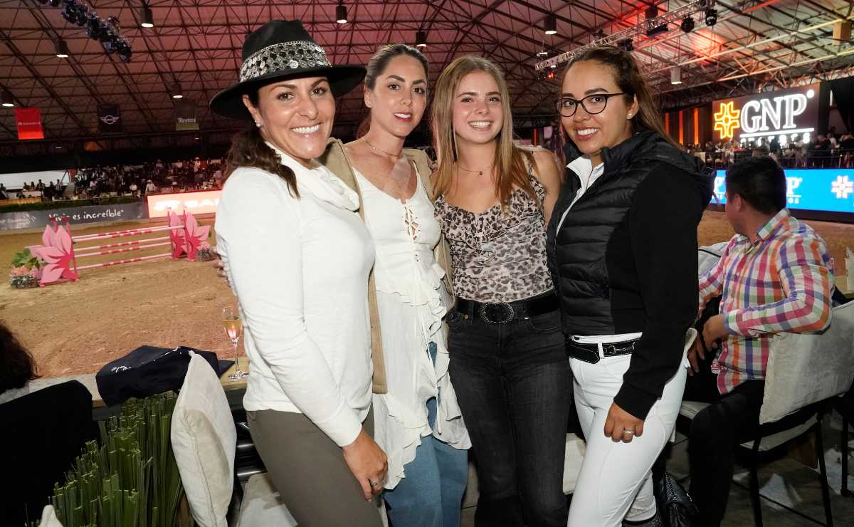 Paula Fernández, Jessica Días, Samantha Kalb y Manuela Susnaga / Foto: Leonardo Gómez