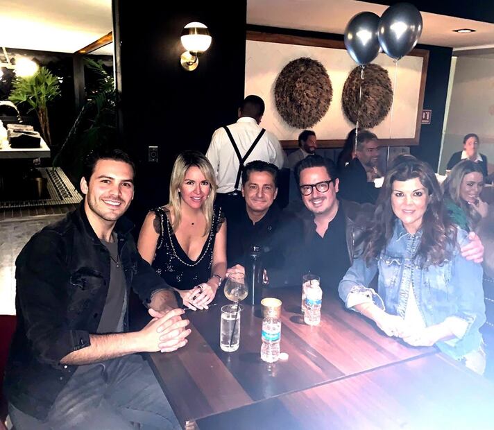 El hermano de Luis Miguel festeja su cumpleaños