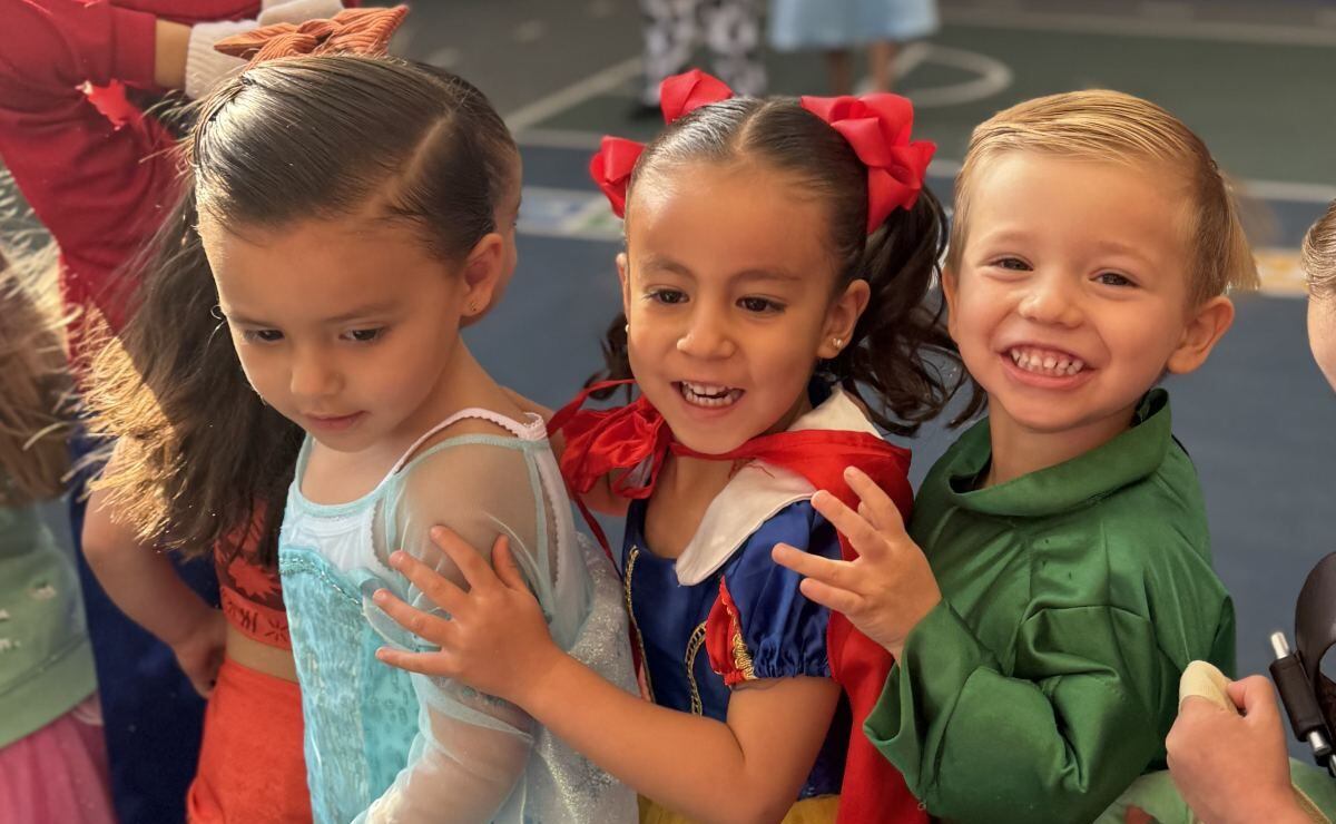 Festejan el Día del Niño en escuelas de los Legionarios de Cristo