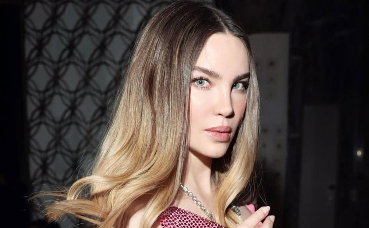 Video: Belinda deslumbra al hablar un francés perfecto
