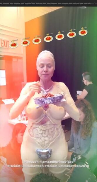 VIDEO: Heidi Klum y su transformación de Halloween en plena calle de Nueva York
