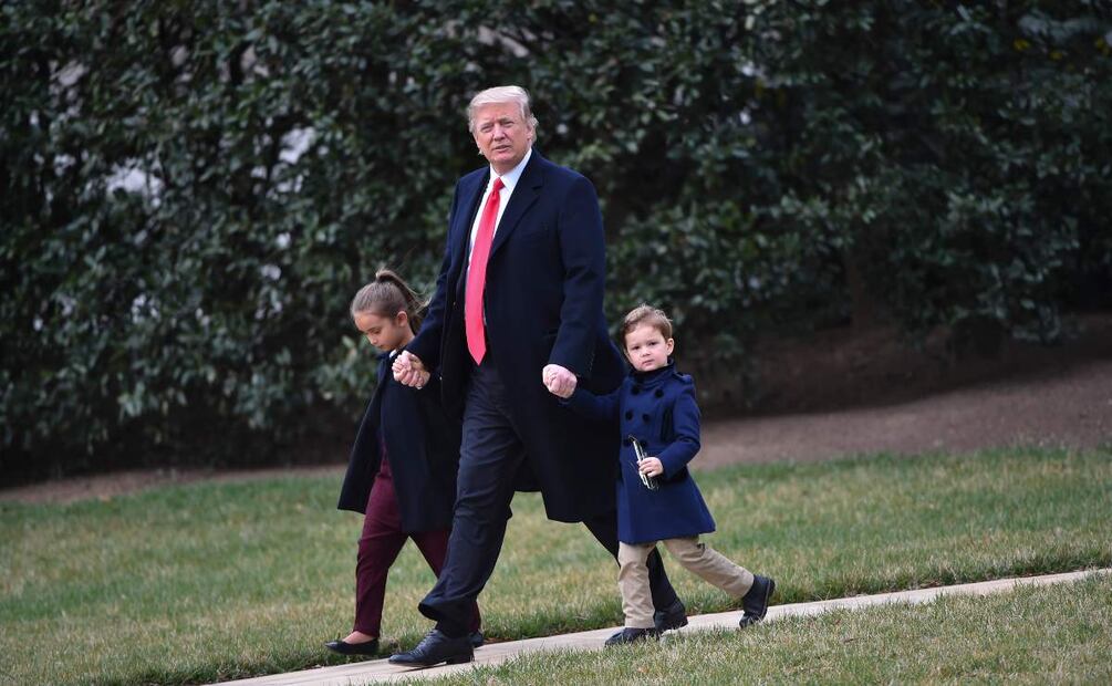 Donald Trump como pocas veces se dejó ver en su papel de abuelo 