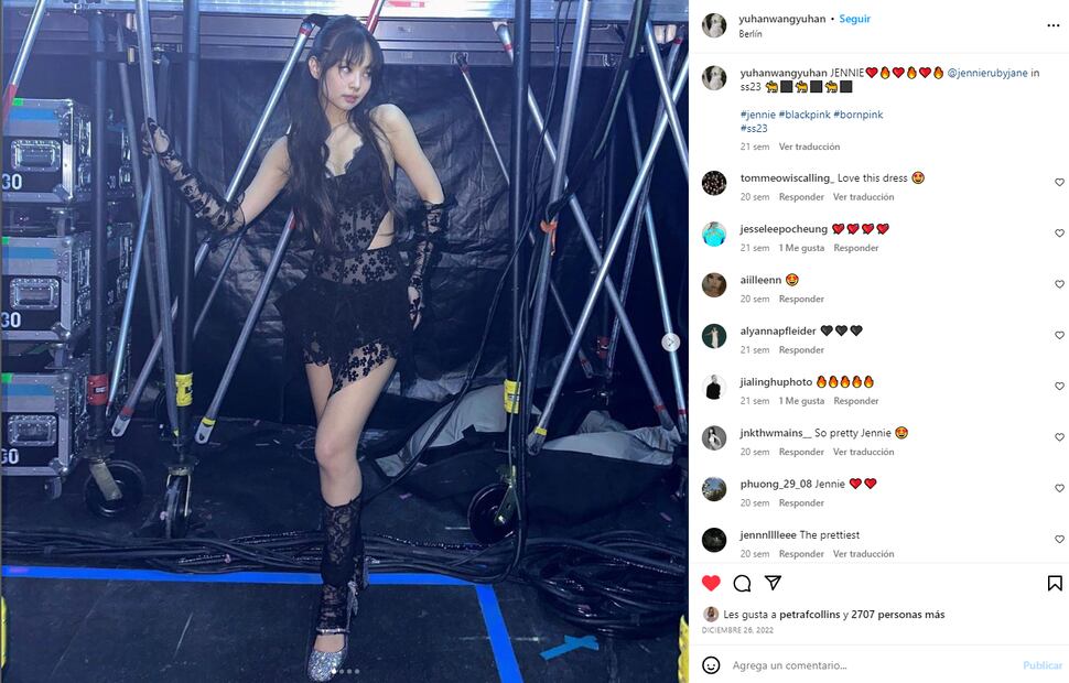 Jennie de Blackpink es una de las artistas que ha optado por usar Yuhan Wang durante sus presentaciones / Instagram