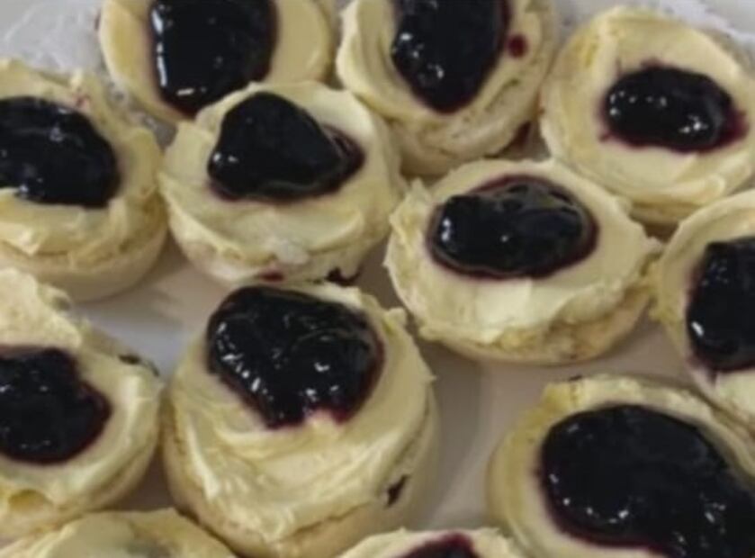 Cómo preparar los bollos de fruta que come la reina Isabel ll esta temporada