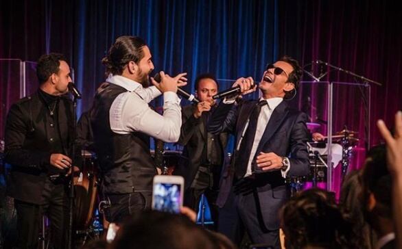 VIDEO: El tremendo beso que Marc Anthony le dio a Maluma en pleno show