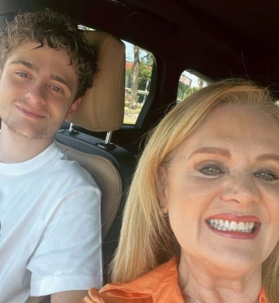Érika Buenfil y su hijo Nicolás / Instagram