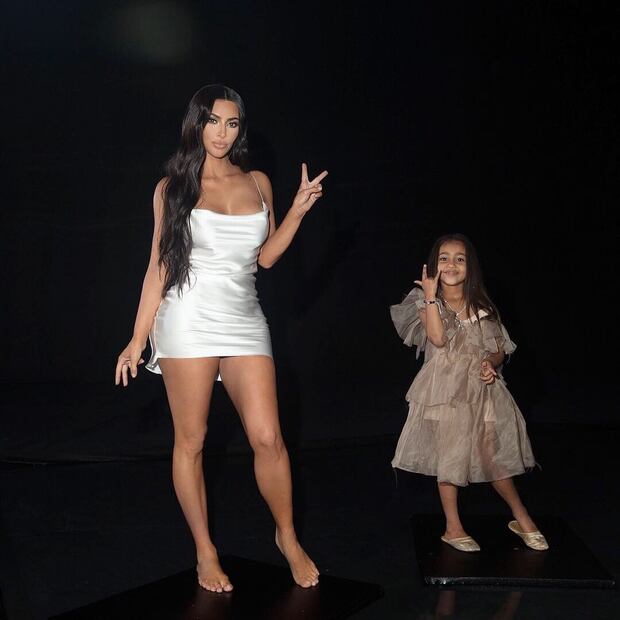 Kim Kardashian presume a su hija por su primera portada de revista