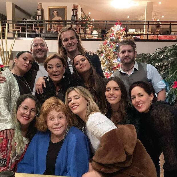 Frida Sofía ya tiene su residencia en Estados Unidos ¿podría visitar a su abuela Silvia Pinal?