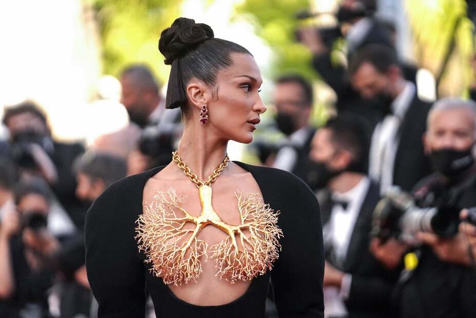 Bella Hadid luce espectacular anillo de la diseñadora mexicana Georgina Treviño