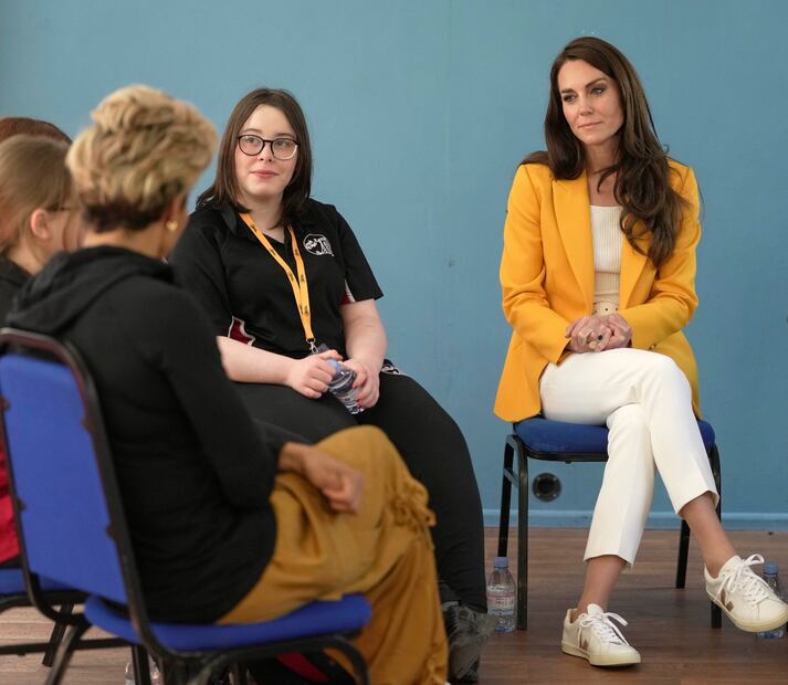 (La princesa Kate durante su visita a la organización Dame Kelly Holmes Trust para promover la salud mental / AP)