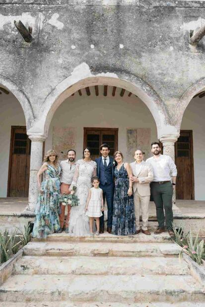 Manuel López San Martín y Celina Palomera se casaron en una mística boda