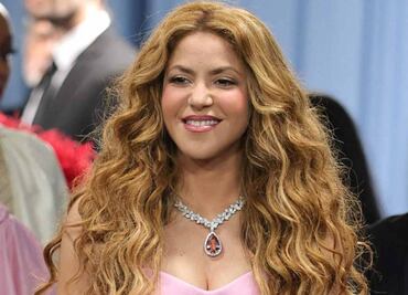 Met Gala 2025: Shakira deslumbra en la alfombra pese a un agridulce momento personal