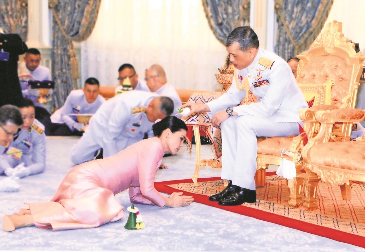 El rey de Tailandia escandaliza otra vez: su concubina podría estar embarazada