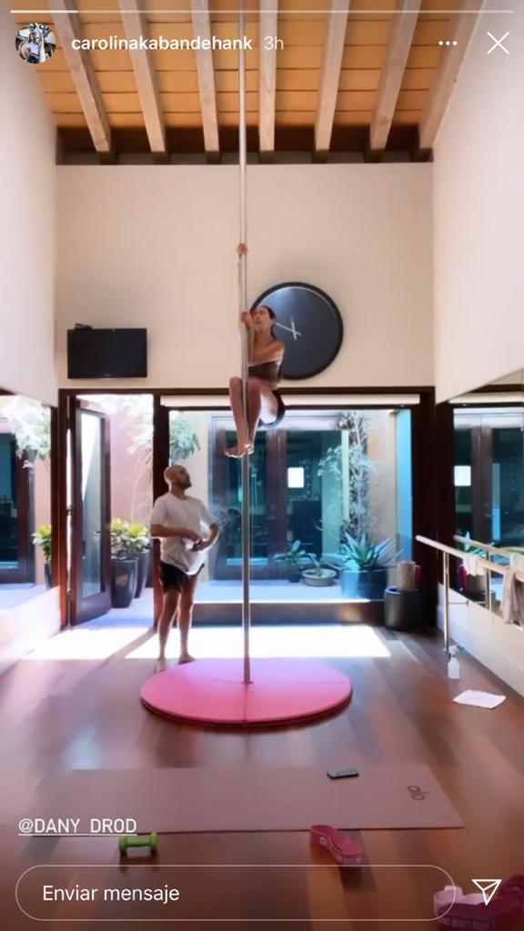 Carolina Kabande, esposa de Jorge Hank Rhon, se ejercita con pole dance