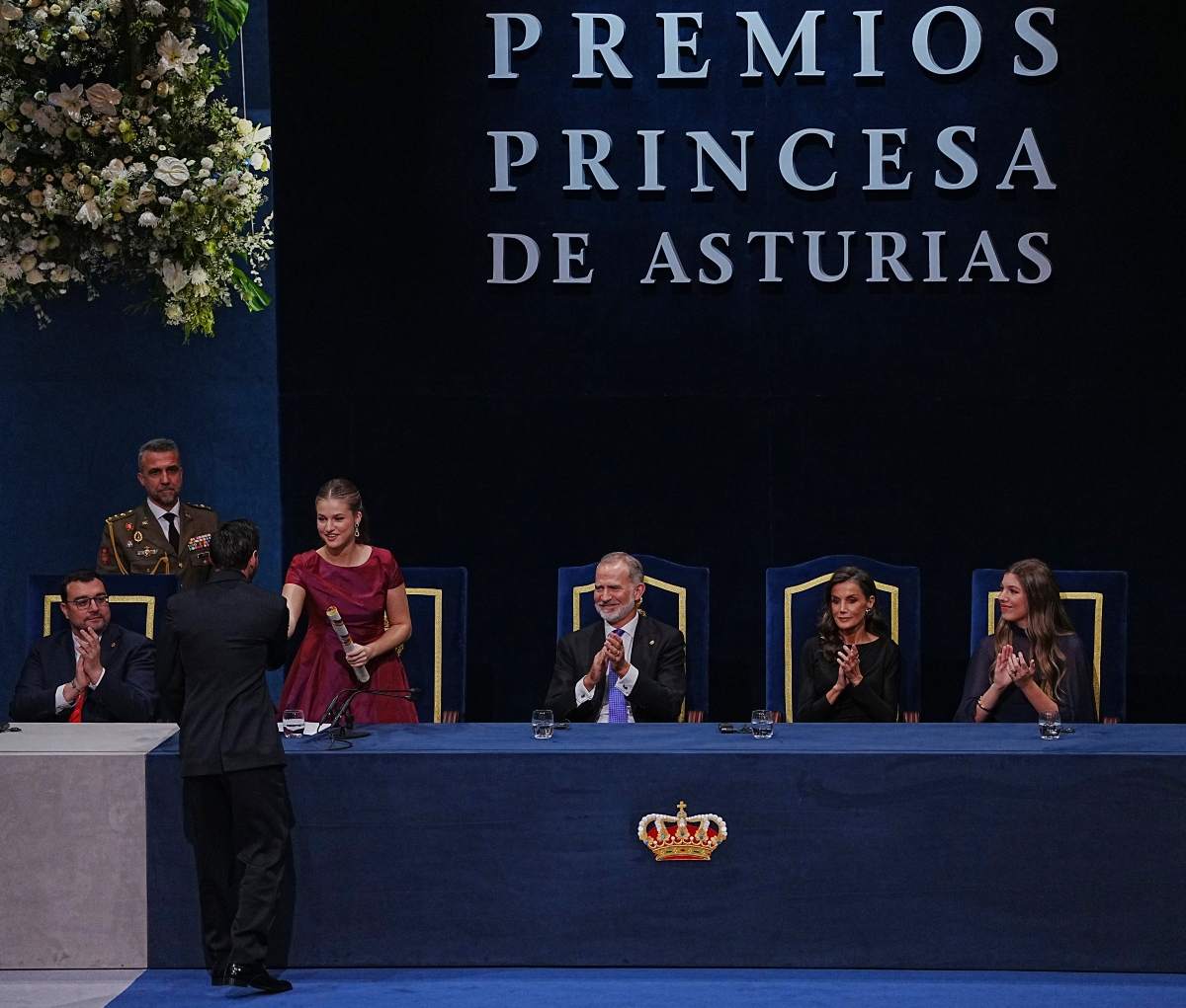 Lionel Messi y la familia real de España (Foto: AP)