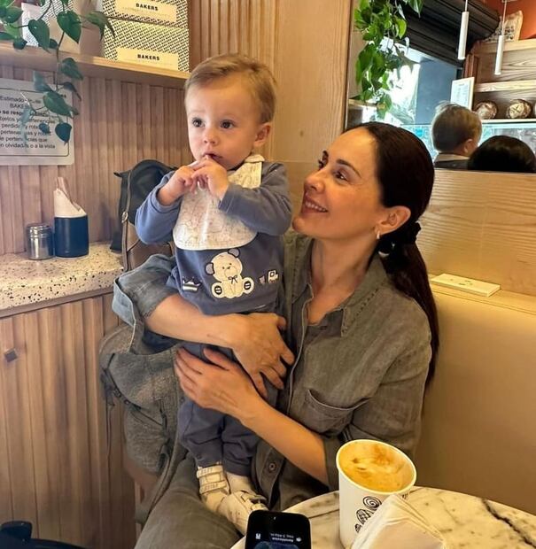 La actriz Natalia Esperón celebra el Día del Abuelo con su nieto José María / Foto: Instagram