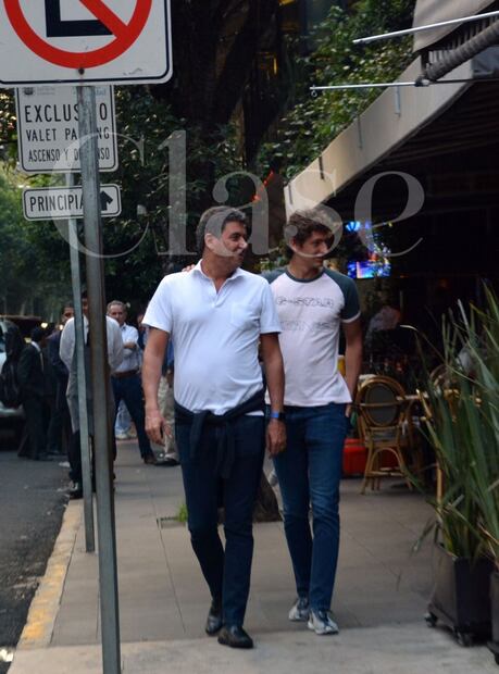 Paparazzi: Johanna Slim y Arturo Elías Ayub de paseo en familia