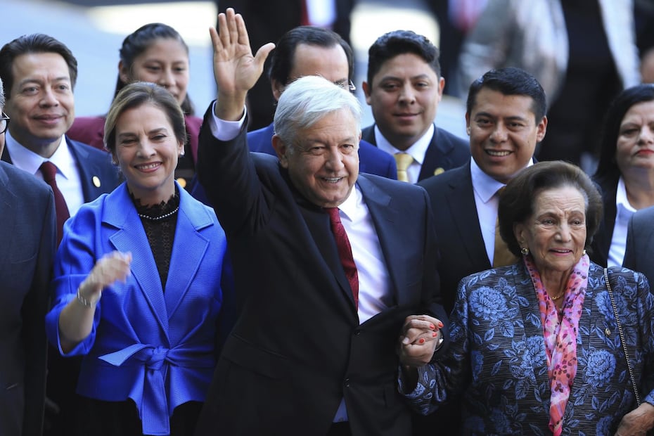 Así han vestido las primeras damas de México