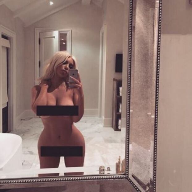Kim Kardashian presume figura luego de dar a luz