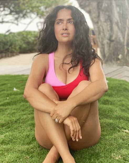 Salma Hayek enciende redes sociales con antigua fotografía 