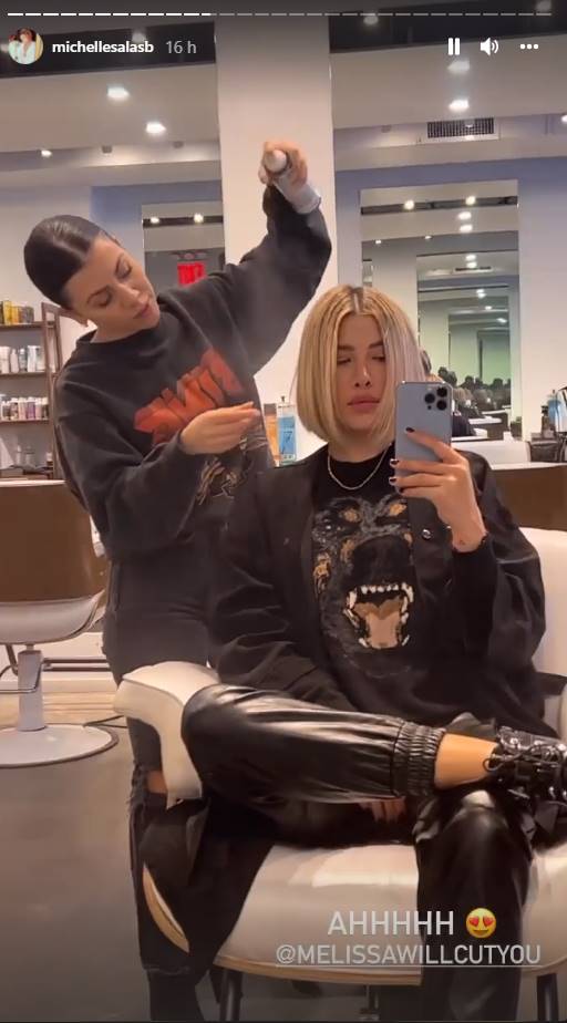 Michelle Salas sorprende con un corte bob y muy rubio