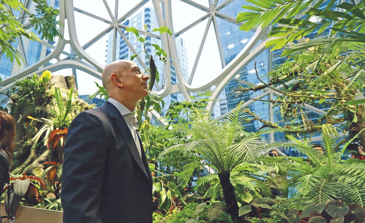 La rutina de Jeff Bezos incluye lavar los platos