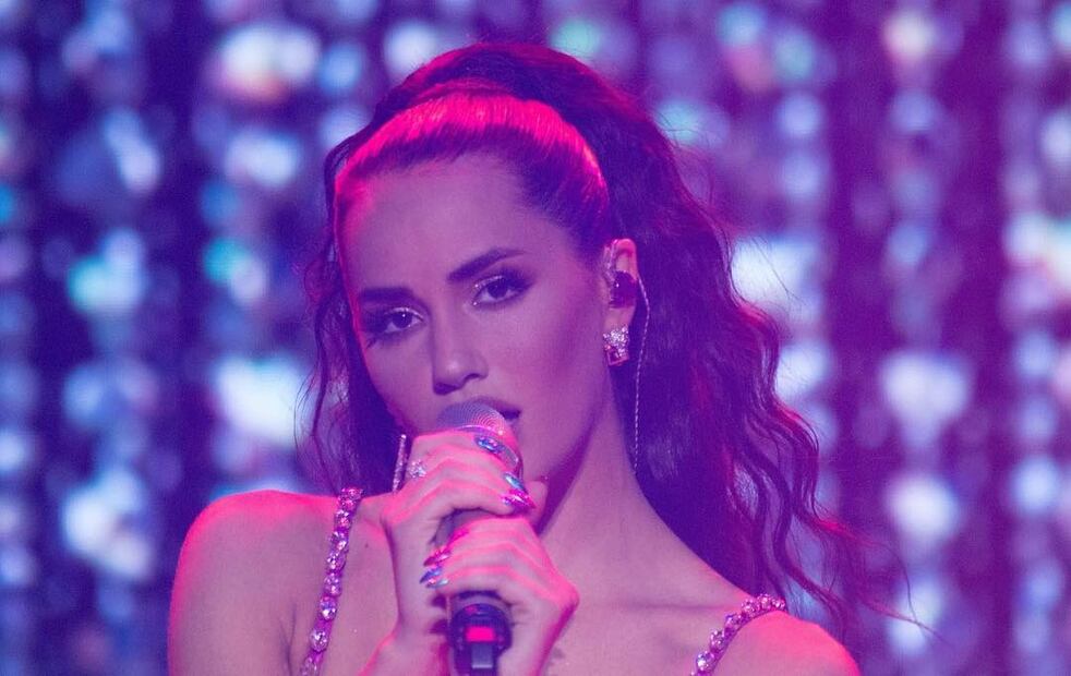 Thalía se transforma en una Barbie de carne y hueso para su nuevo video 