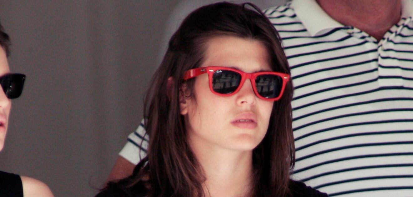 <p>Carlota Casiraghi fue captada en una playa en donde mostró una abultada pancita. (Fotos: Revista Chi y Archivo)</p>
