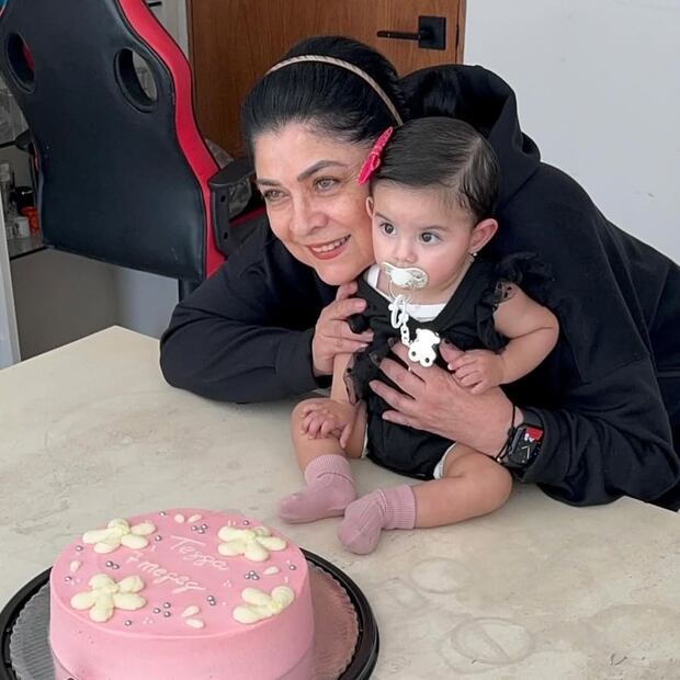 Victoria Ruffo celebrando a Tessa/ Foto: Instagram