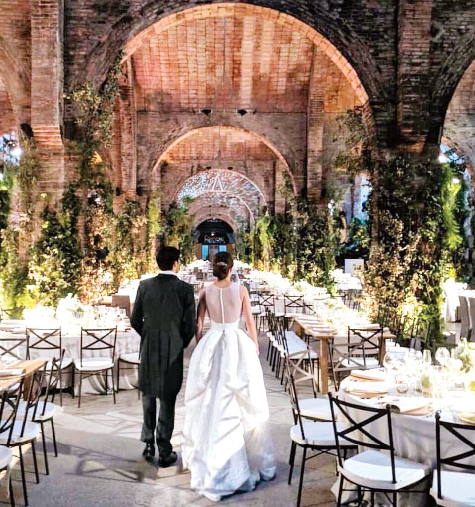 Isabel Torres y Álvaro Molas se casaron en Cavas Codorniu