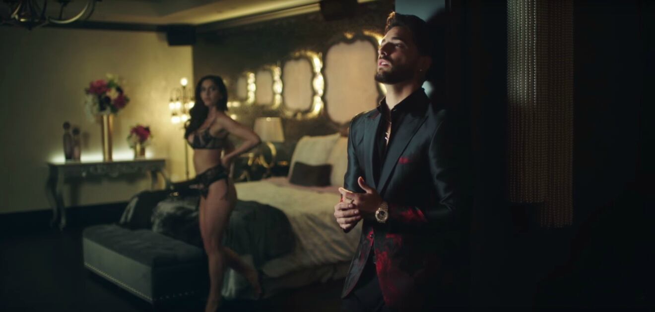 <p>Desde el momento en que trabajaron juntos para el videoclip de 'Felices los cuatro', parece que ambos quedaron flechadosy. (Foto: YouTube/Instagram)</p>
