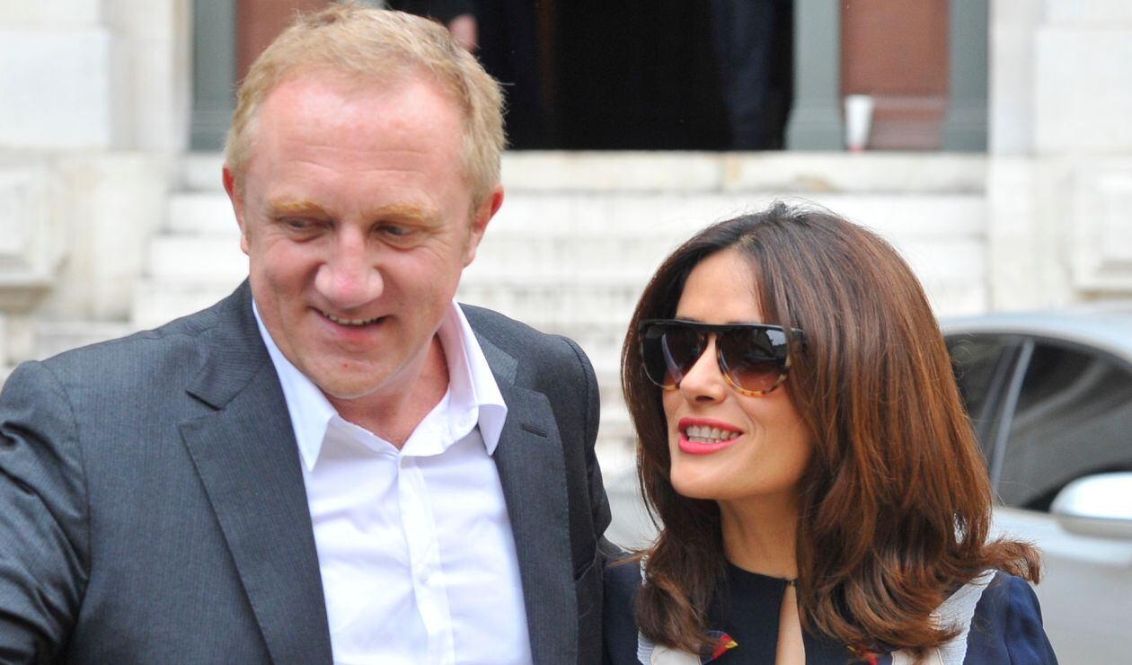 Salma Hayek celebra que grupo Kering, de François-Henri Pinault, prohíba el uso de pieles
