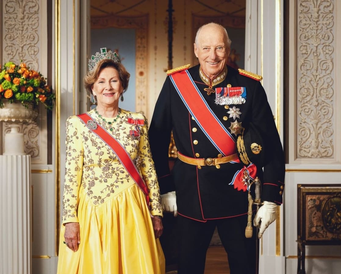 La reina consorte Sonia y el rey Harald V de Noruega. (Foto: Instagram)
