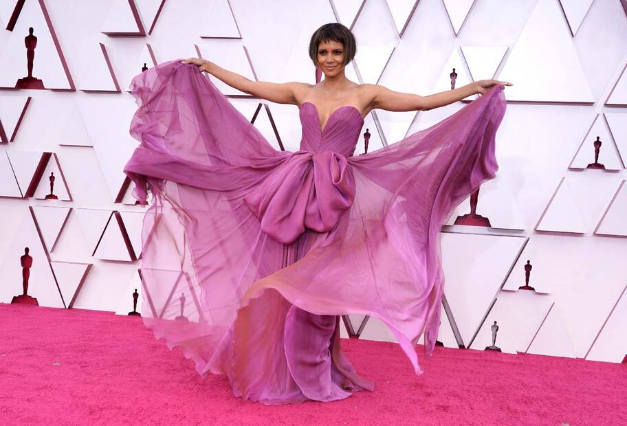 Los mejores looks de la noche de los premios Oscar 2021