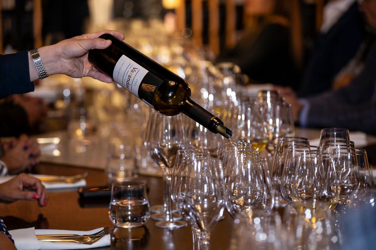Vino blanco Varandas, con denominación de origen de Tejo, en Portugal. (Foto: Esteban Torreblanca)