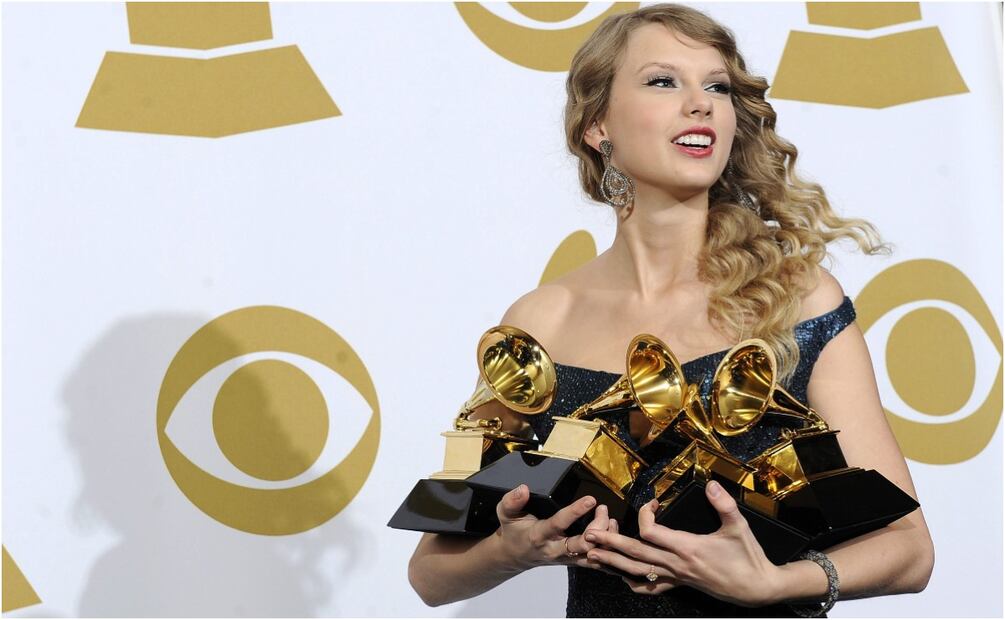 Las joyas más costosas que ha utilizado Taylor Swift, desde diamantes Neil Lane hasta brazaletes Cartier