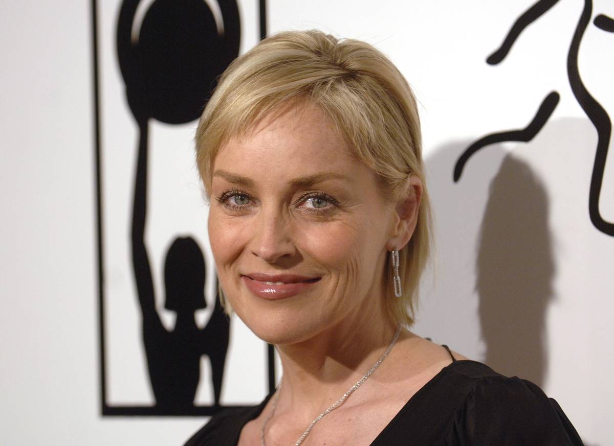 Sharon Stone: el director de 'Bajos Instintos' la engañó en escena sin ropa interior