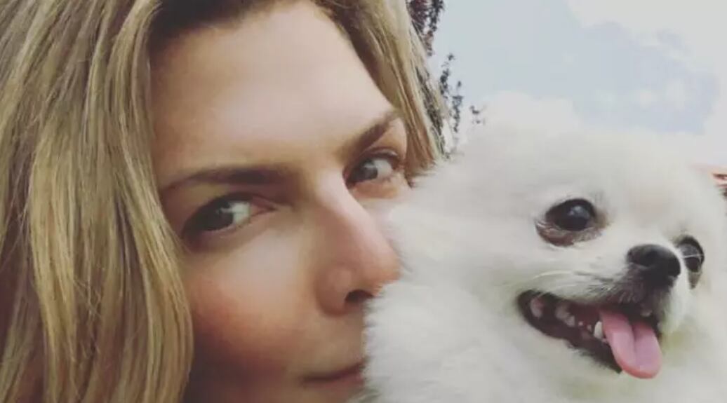 Montserrat Oliver vive doloroso momento tras muerte de su amada perrita Milla