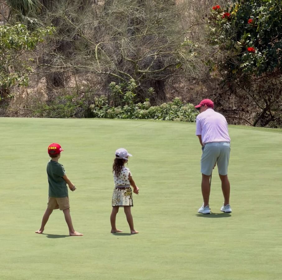 Javier 'Chicharito' Hernández con sus hijos Noah y Nala / Foto: Instagram