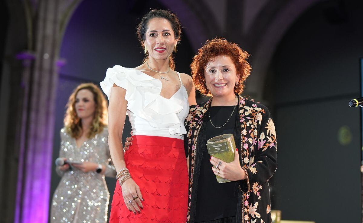 Fernanda Guarro y Mafer Olvera. (Foto: Leonardo Gómez)