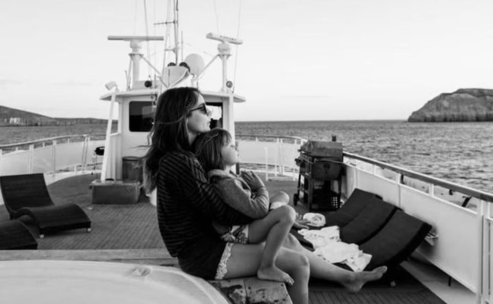 Camila Sodi con su hija Fiona / Foto: Instagram @camilasodi_