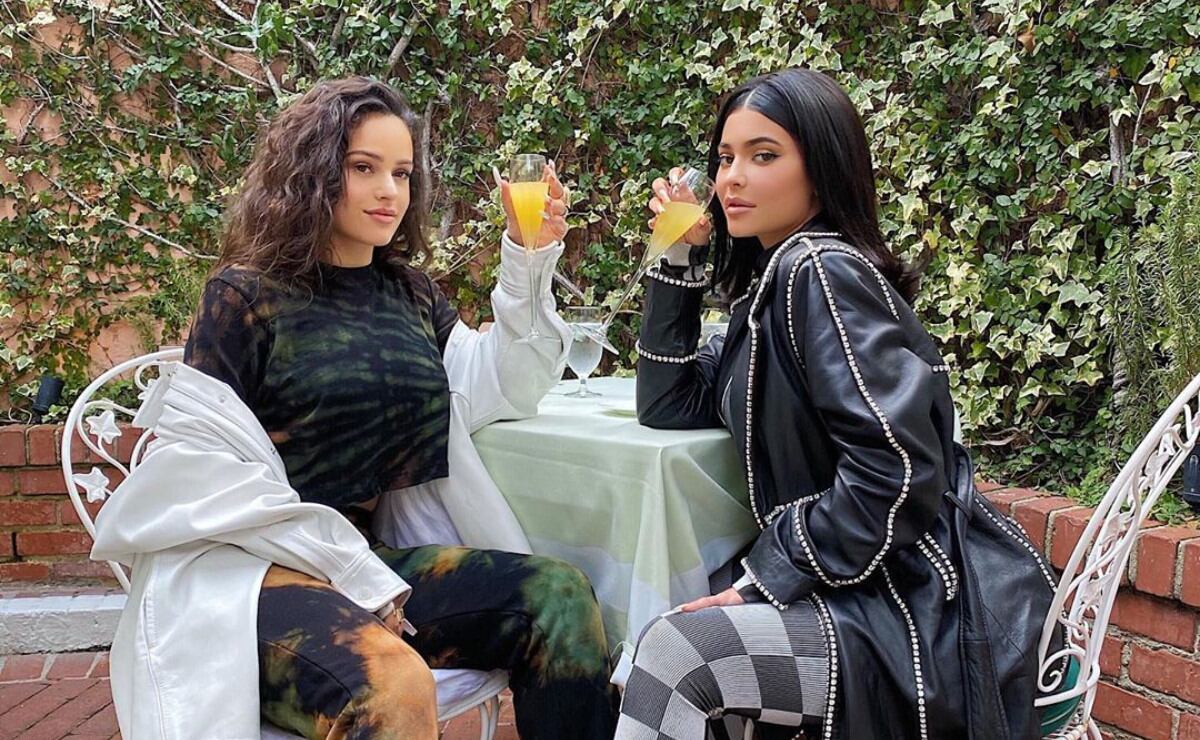 Kylie Jenner y Rosalía son tan amigas que comparten el mismo estilo 