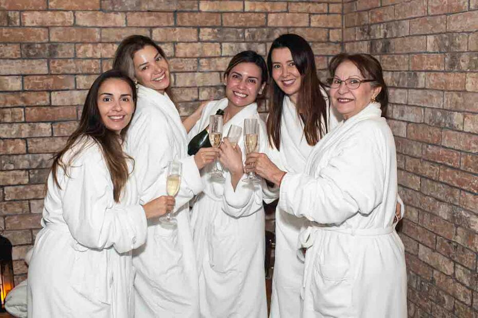 Andreina Valero, Isa Valero, Daniela Fermín, Tricia Andrade e Isandra Rivero de Valero. (Foto: Esteban Torreblanca)