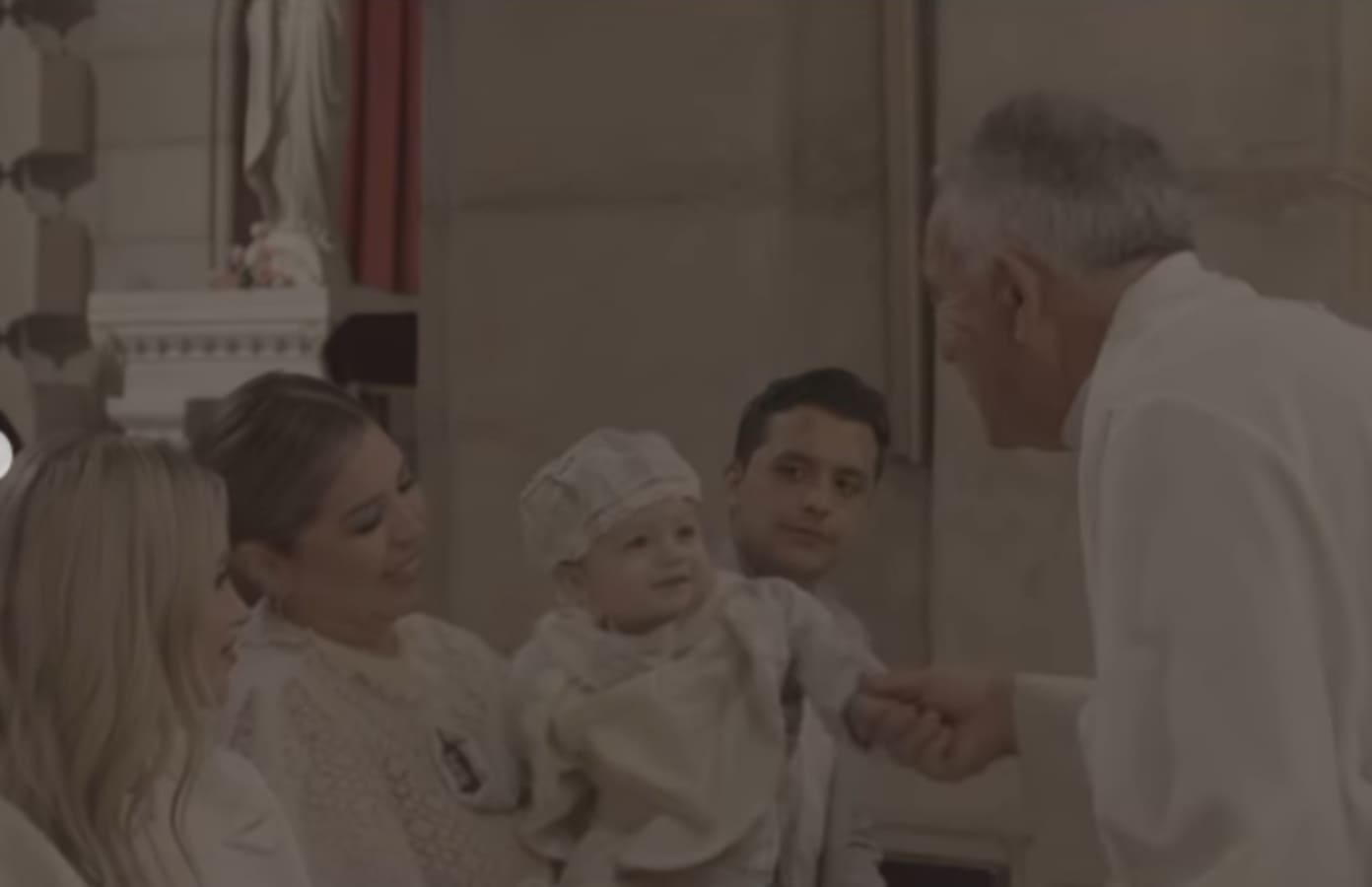 Christian Nodal fue padrino en el bautizo de su sobrino Amel / Foto: Instagram