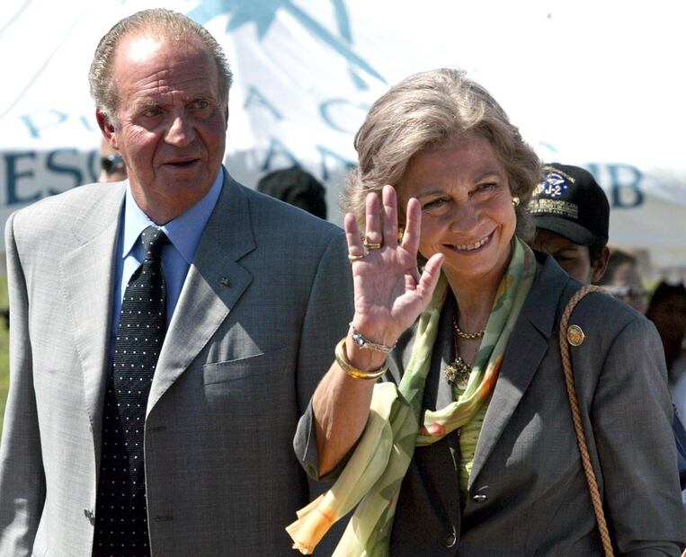 Operan al rey Juan Carlos por un tipo de cáncer de piel