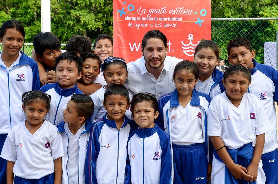 Mario Molina Esquivel y Fundación Lazos se unen por los niños de Cozumel 