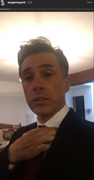  Issabela Camil, fiel compañera de Sergio Mayer en la toma de protesta de San Lázaro 